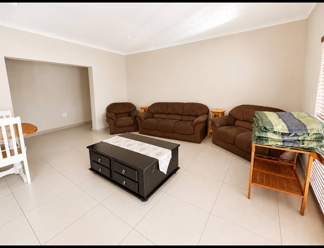 4 BEDROOM HOUSE FOR SALE IN THREE RIVERS EAST